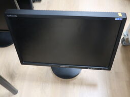 Skærm SAMSUNG 24"