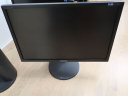 Skærm SAMSUNG 24"