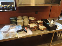 Diverse serveringsskåle, m.v.