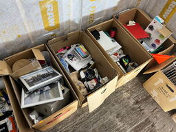 4 stk. kasser med indhold