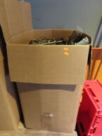 Kæmpe kasse med brugte briller