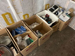 4 stk. kasser med indhold