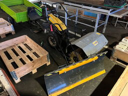 Redskabsbærer, TEXAS PRO TRAC 700,  med kost og skrabeblad