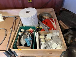 Indholdet på pallen