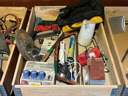 Indholdet på pallen