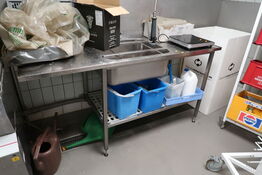 Rustfri stålbord med vask og armatur uden kogeplade