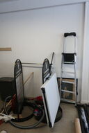 Stige, bord, skilte, støvsuger m.v. 