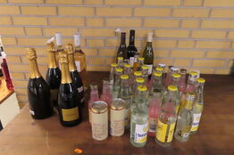 Diverse flasker alkohol, mixer, øl, m.v.