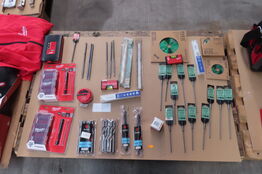 Palle med diverse bor, bits, skæreskiver MILWAUKEE & NORSE