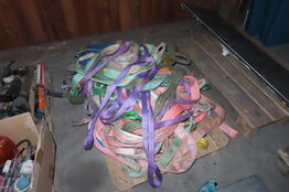 Palle med diverse stropper & net