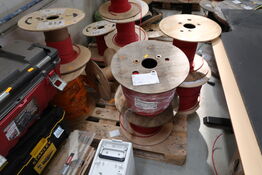 Palle med kabeltromler med div. Kabel