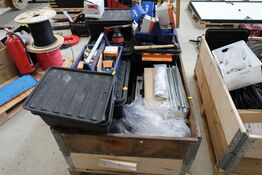 Palle med div. Varelager og værktøj