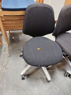 To kontorstole RH Mereo 200