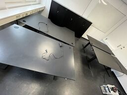 Fire hæve/sænkeborde. 