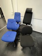 Fire kontorstole, assorterede.