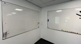 Fire whiteboards, assorterede.