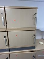 Kinnarps locker med to rum. 