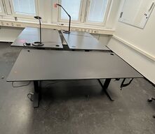 Tre hæve/sænkeborde. 