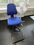 Kinnarps kontorstol samt fodstøtte og gulvventilator