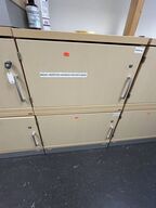 Kinnarps locker med to rum. 