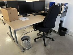 Komplet arbejdes station m. hæve/sænke bord og stol