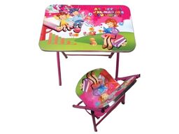 Børnebordssæt i pink farve.