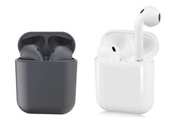 2 sæt Earbuds, et sort og et hvidt sæt. 