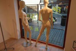 2 stk. mannequin