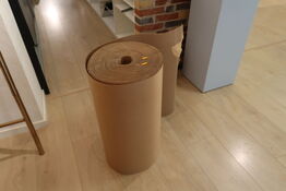 Rulle med pap samt gavepapir