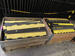 2 paller med Kabelbroer