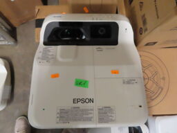 Projektor short throw - EPSON EB-675WI