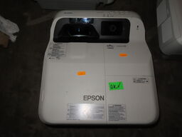Projektor short throw - EPSON EB-675WI