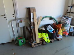 Div. materialer i hjørnet