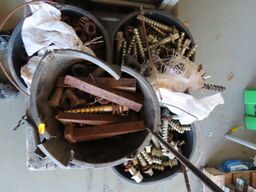 Div. spande med indhold