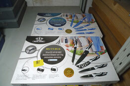 2 stk. knivsæt á 6 dele i gaveæsker, blåt og sort