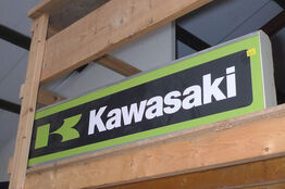 Lysskilt m/KAWASAKI logo ca. 160x40cm 230V