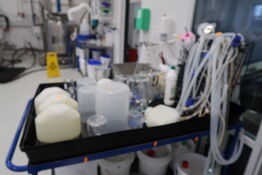 Div. Laboratorieglas, laboratorieudstyr m.m.