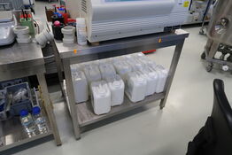 Rustfri stålbord uden indhold