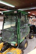 Redskabsbærer JOHN DEERE F1145 med klippebord, fejekost samt trailer