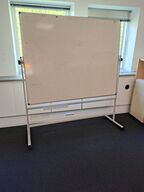 Whiteboard på stativ 