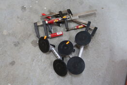 2 stk. glasløftere samt skruetvinger