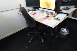 El. hæve/sænke skrivebord uden indhold med kontorstol