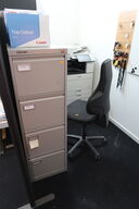 Arkivskab samt kontorstol
