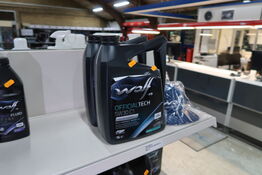 2 dunke olie WOLF 5W30 C1 5L