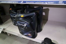 2 dunke olie WOLF 5W40 PI C3 5L