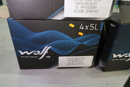 4 dunke olie WOLF 0W30 5L