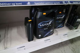 3 dunke olie WOLF 15W40 5L, 1L