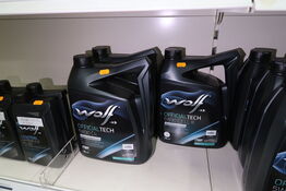 3 dunke olie WOLF 5W30 C4 5L