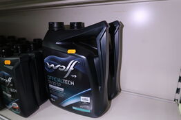 2 dunke olie WOLF 0W30 SP 5L