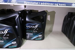 2 dunke olie WOLF 0W30 LL III FE 5L